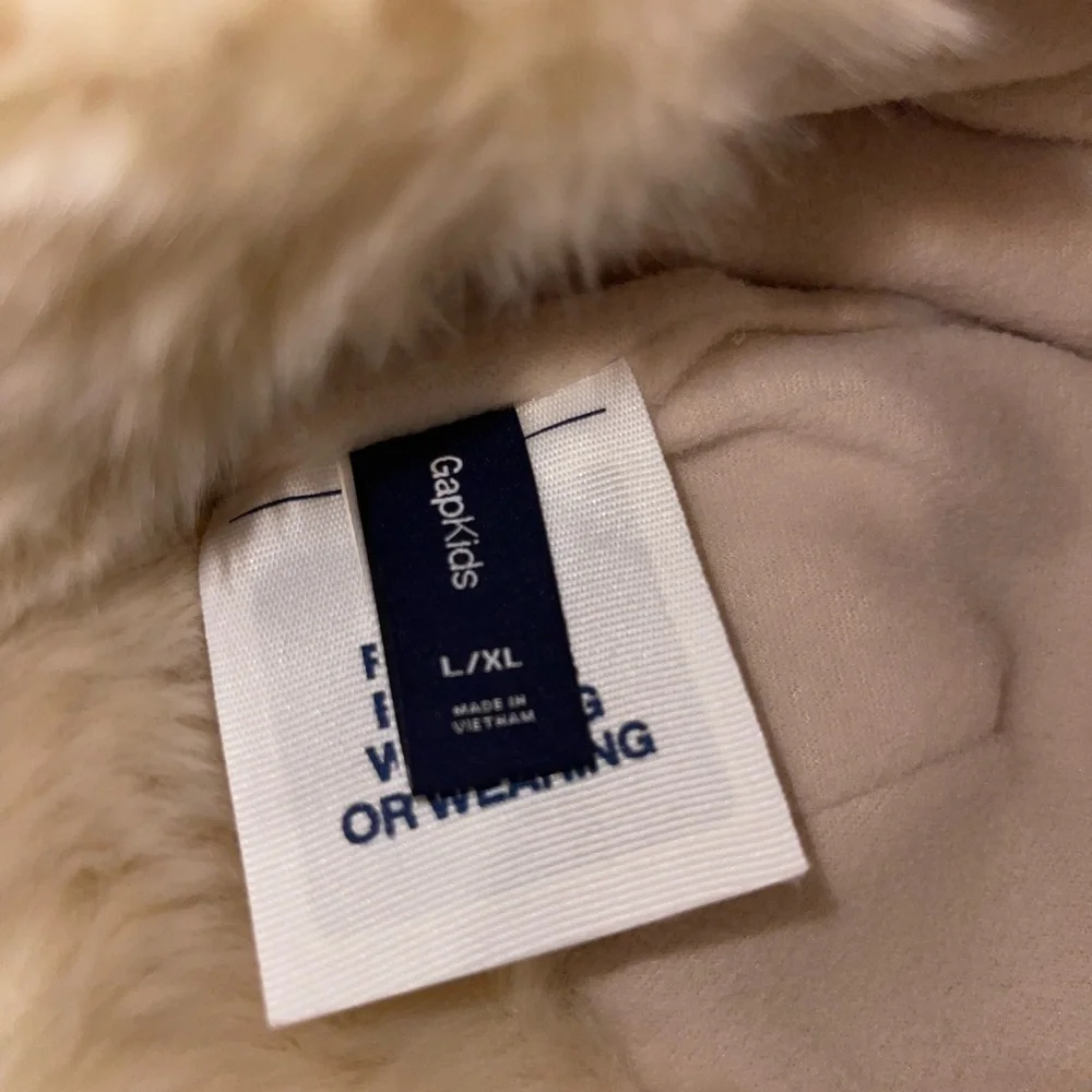 Gap‎ Kids Faux Fur Winter Aviator Cream Hat Size L- XL Ear Flaps Pom poms